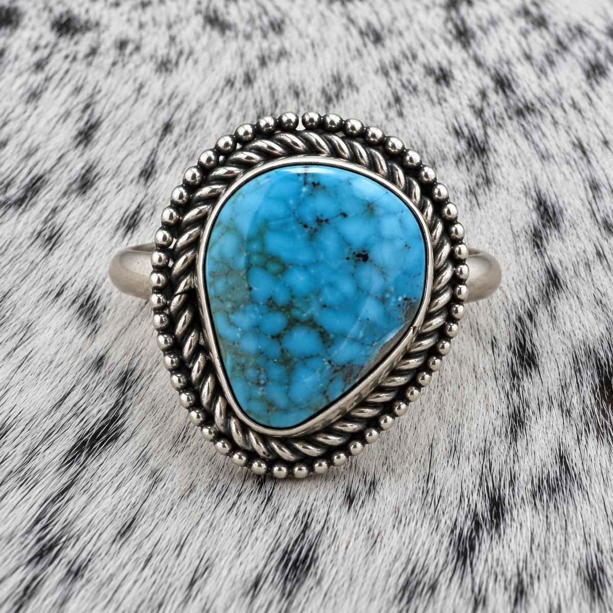 Kingman Turquoise Teardrop Setting Ring — closeup