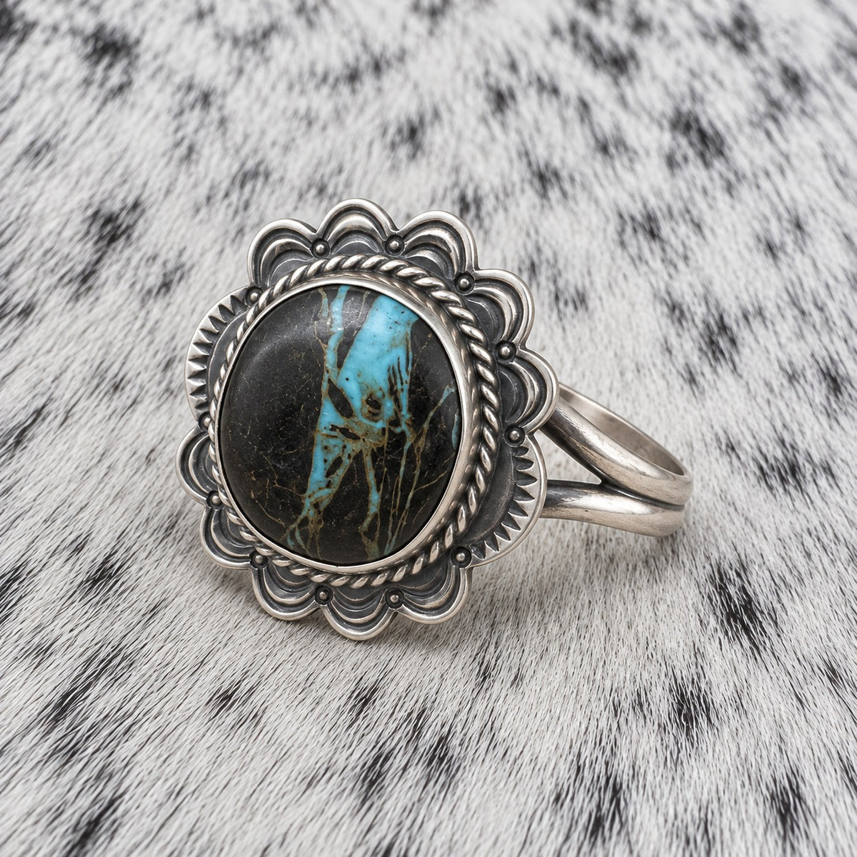 Sierra Nevada Turquoise Ring — angle